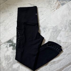 Athleta Salutation Stash Pocket II Laser Cut 7/8 Tight